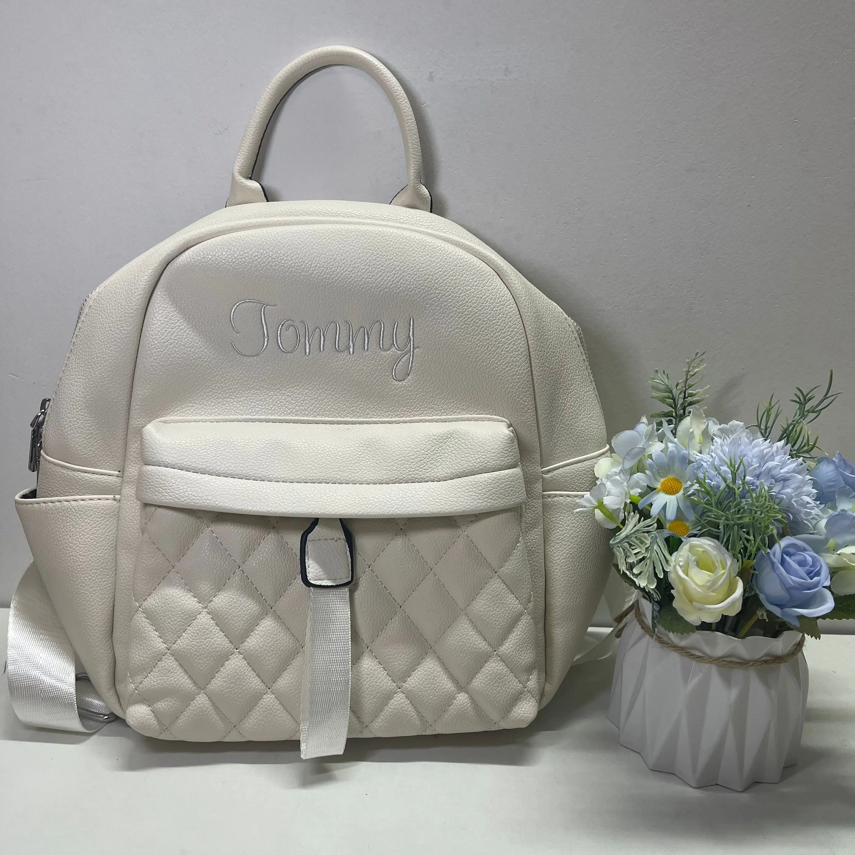 Embroidery Name Backpack Women's PU Bag Fashion Ladies Gift High Quality PU Backpack Personalized Girls Outdoor Small Backpack
Embroidery Name Backpack Women's PU Bag Fashion Ladies Gift High Quality PU Backpack Personalized Girls Outdoor Small Backpack