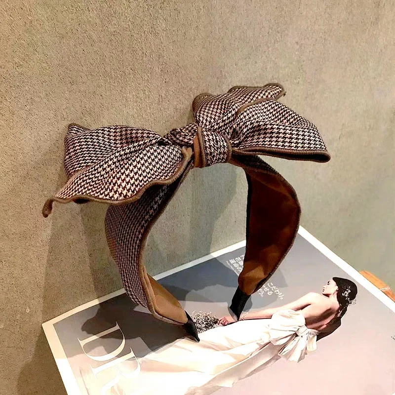 Black Tartan Bow Headband Wide Adjustable Non-Slip Hair Band for Women Girls Christmas Party Daily Outdoor Hairstyle Accessories
Black Tartan Bow Headband Wide Adjustable Non-Slip Hair Band for Women Girls Christmas Party Daily Outdoor Hairstyle Accessories