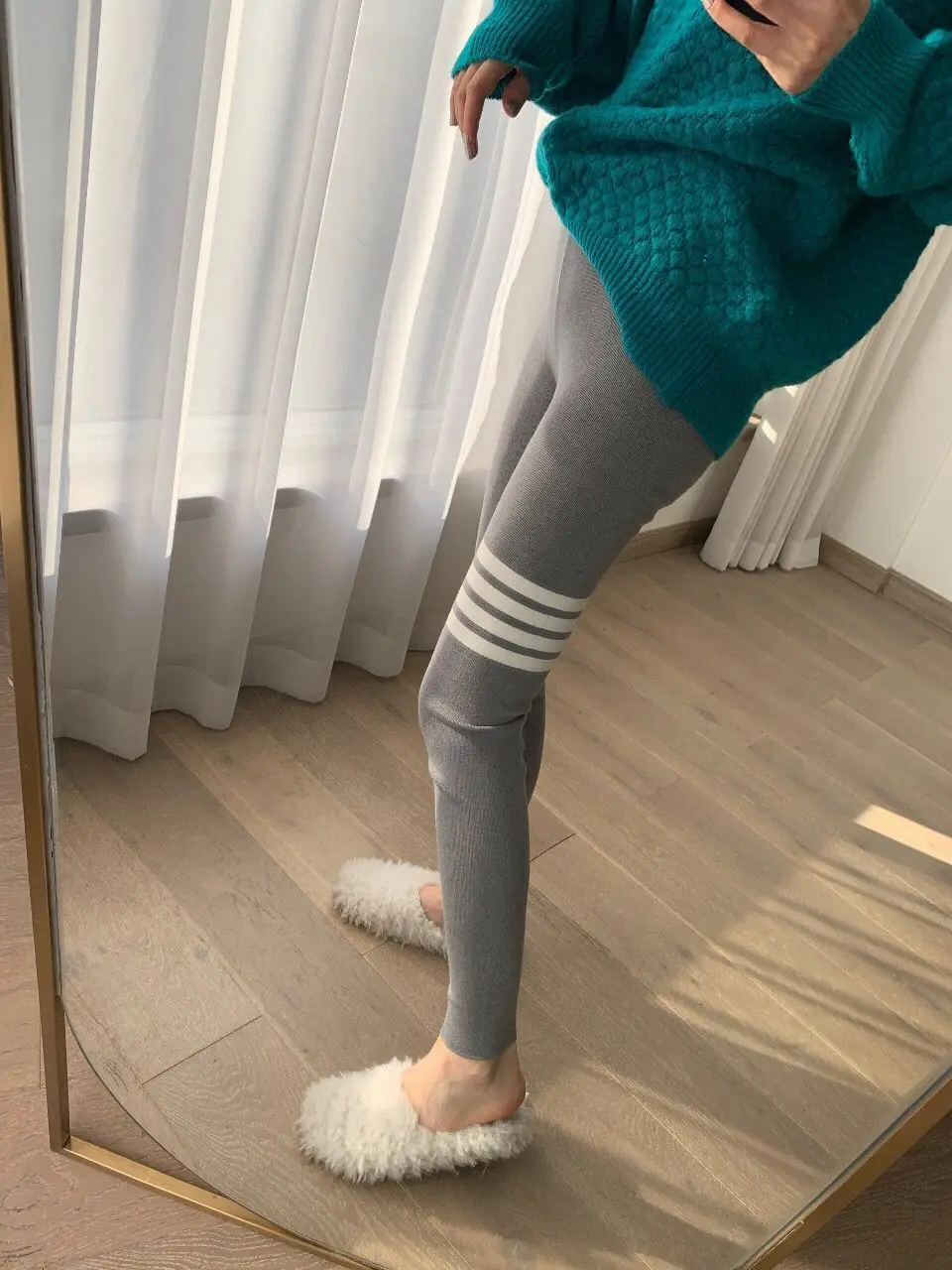 High Waist Wool Knitted Yoga Pants 2024 Autumn Winter Tight Fit Four Stripe Leggings Elastic Bot for Women
High Waist Wool Knitted Yoga Pants 2024 Autumn Winter Tight Fit Four Stripe Leggings Elastic Bot for Women
