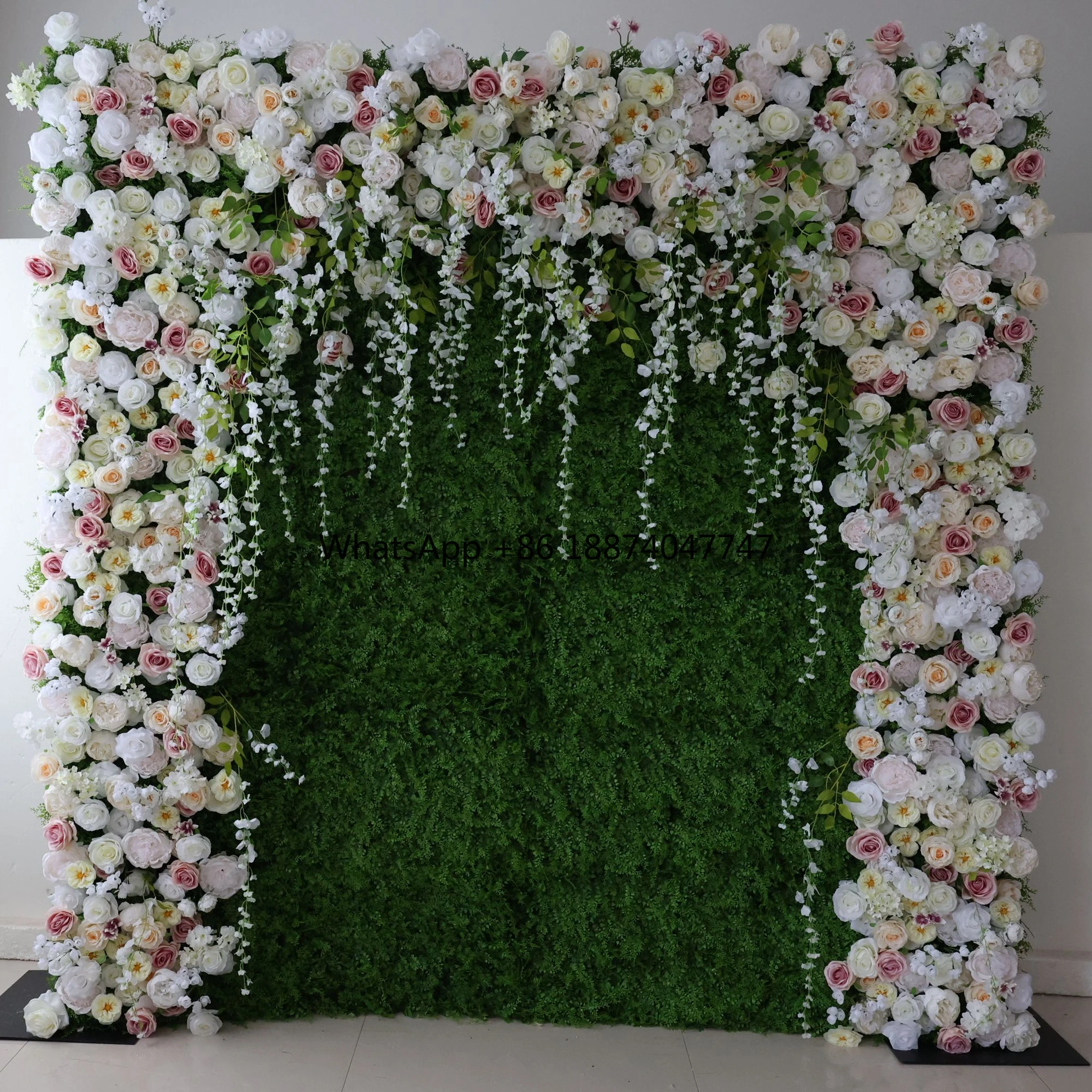 The Green Artificial Grass Wall Dotted with Roses Flowers for Outdoor Wedding Party Eventss Decoration
The Green Artificial Grass Wall Dotted with Roses Flowers for Outdoor Wedding Party Eventss Decoration