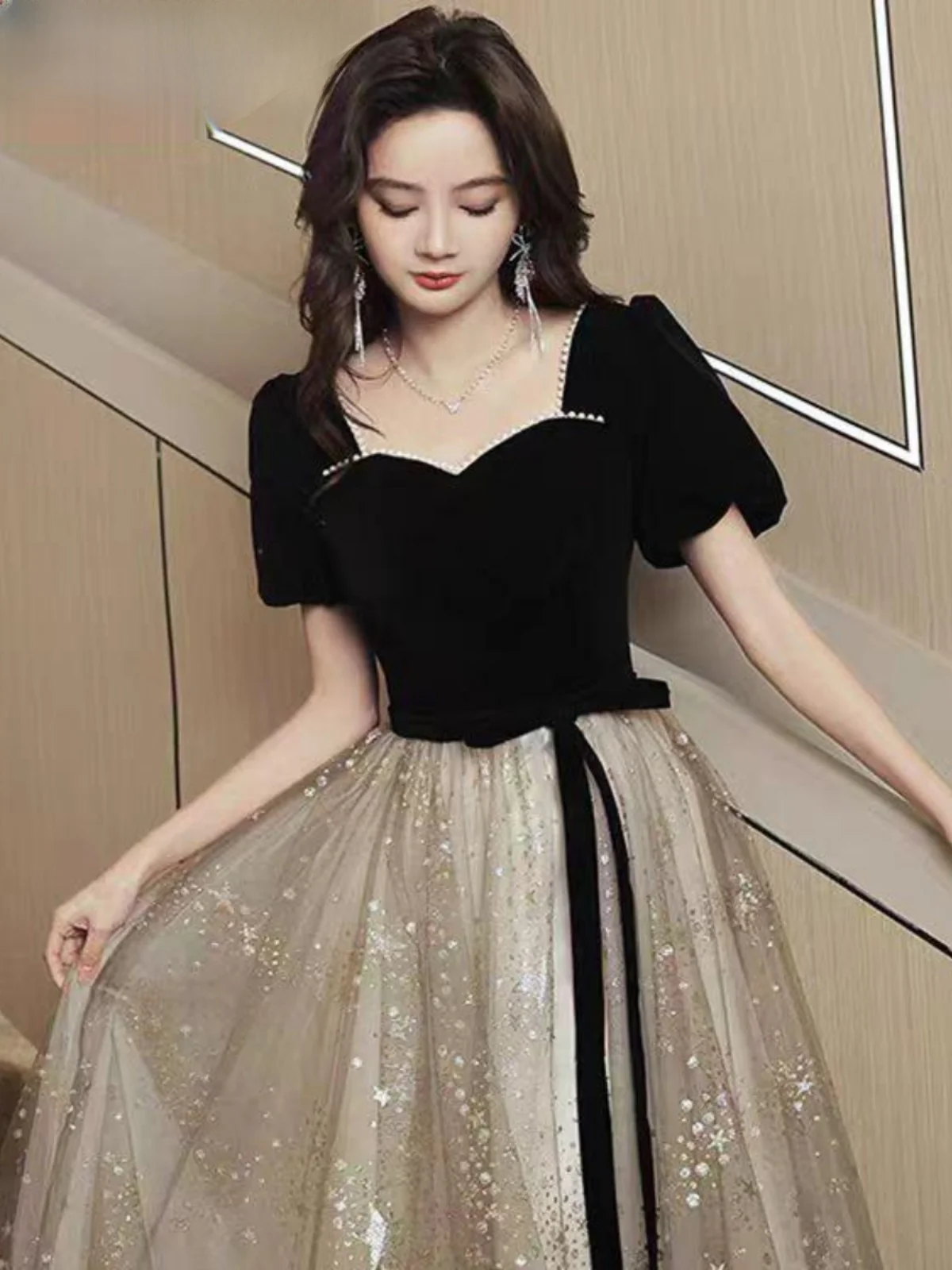 plus Size Chorus Costume Birthday Party Evening Gown Black Adult Maid of Dress Korean Style Zipper A-Line Skirt Long Dress
plus Size Chorus Costume Birthday Party Evening Gown Black Adult Maid of Dress Korean Style Zipper A-Line Skirt Long Dress