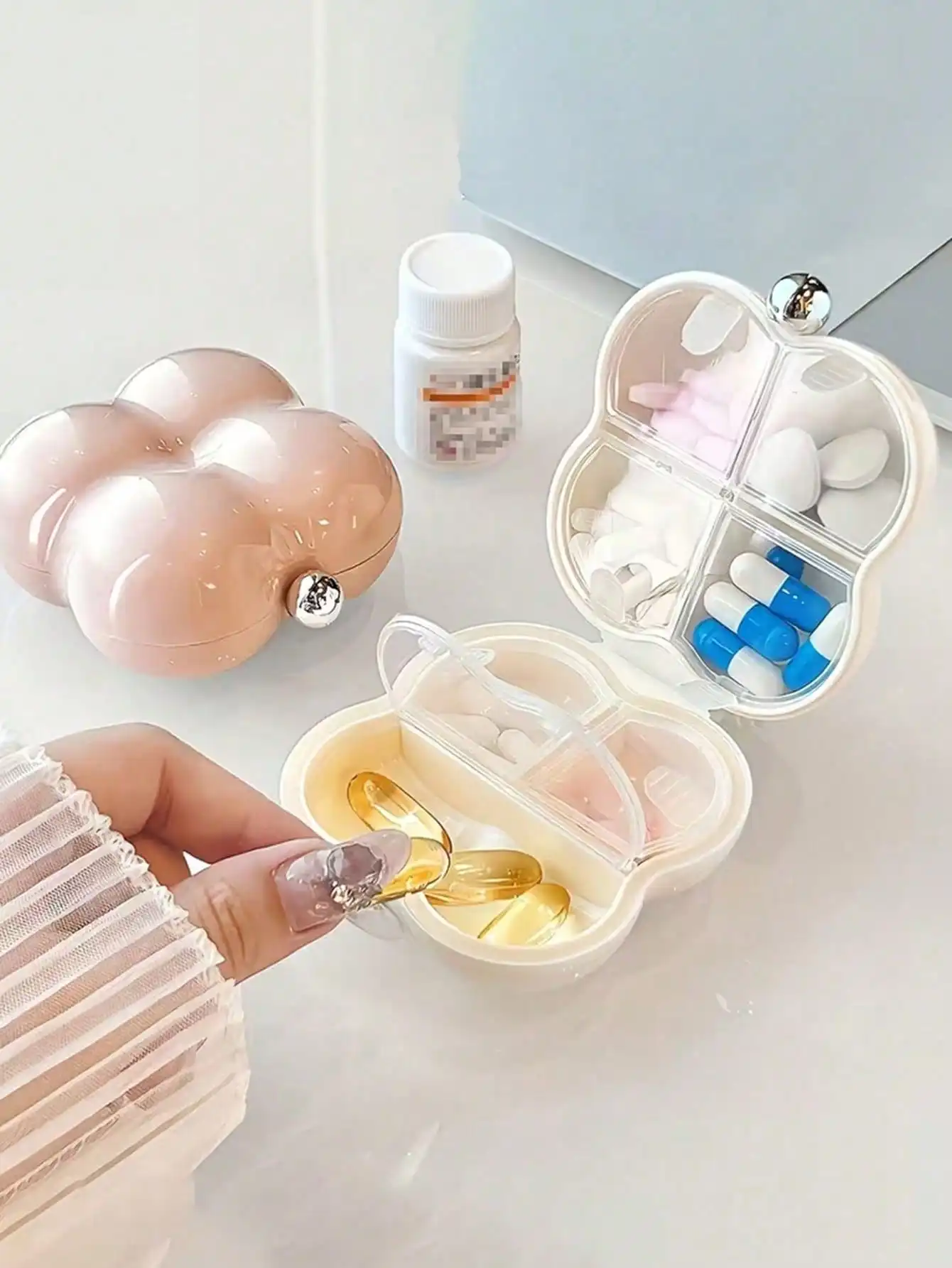 7-Day Floral Pill Organizer 2/3 Piece Set, Portable Medication Storage Box With Cute Flower Pattern, Compact Daily Vitamin Dispenser Suitable For Travel, School, Dorm
7-Day Floral Pill Organizer 2/3 Piece Set, Portable Medication Storage Box With Cute Flower Pattern, Compact Daily Vitamin Dispenser Suitable For Travel, School, Dorm