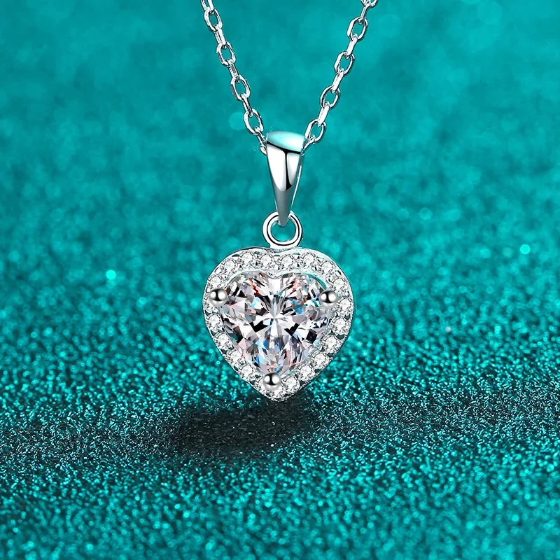 S925 Pure Silver Heart Necklace, Women's Moissanite Group Inlaid Collarbone Chain Jewelry Manufacturer, Direct Supply Wholesale
S925 Pure Silver Heart Necklace, Women's Moissanite Group Inlaid Collarbone Chain Jewelry Manufacturer, Direct Supply Wholesale