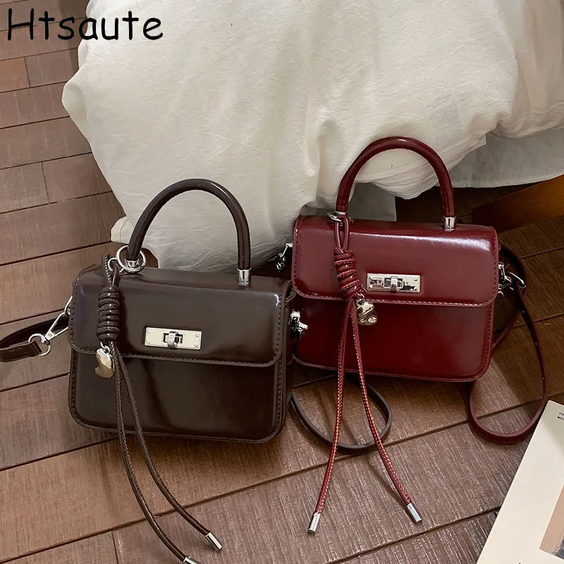 Модные квадратные сумки через плечо из искусственной кожи для женщин, стильная сумка-клатч с застежкой-молнией, элегантный дизайн, идеально подходит для повседневного использования
Модные квадратные сумки через плечо из искусственной кожи для женщин, стильная сумка-клатч с застежкой-молнией, элегантный дизайн, идеально подходит для повседневного использования