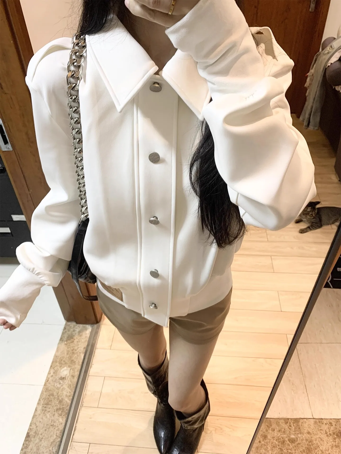 White Stand Collar Jaet ort Loose Women's Outerwear Spring Autumn 2025 New Sle Casual High-End Feeling Top
White Stand Collar Jaet ort Loose Women's Outerwear Spring Autumn 2025 New Sle Casual High-End Feeling Top