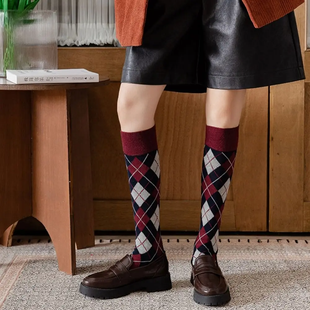Plaid Stripe Check Socks Streetwear Elastic British Style Long Socks Academic Atmosphere Harajuku Knee High Stockings Student
Plaid Stripe Check Socks Streetwear Elastic British Style Long Socks Academic Atmosphere Harajuku Knee High Stockings Student
