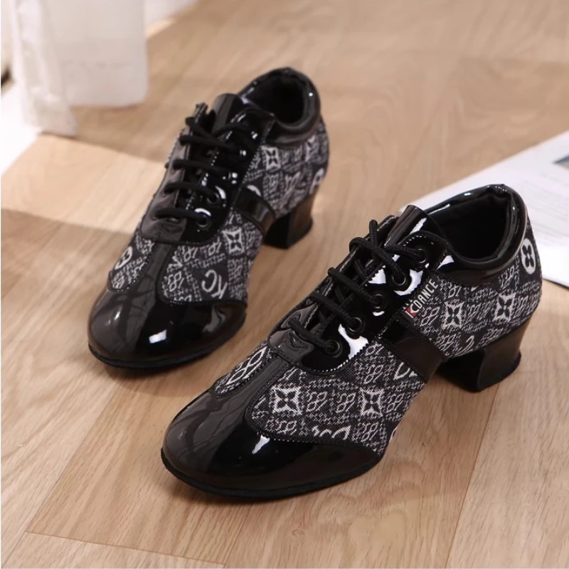 Latin Dance Shoes Women/Men Ballroom Tango Modern Dance Sneaker Adults Jazz Training Lace-Up Dancing Shoes 
Latin Dance Shoes Women/Men Ballroom Tango Modern Dance Sneaker Adults Jazz Training Lace-Up Dancing Shoes