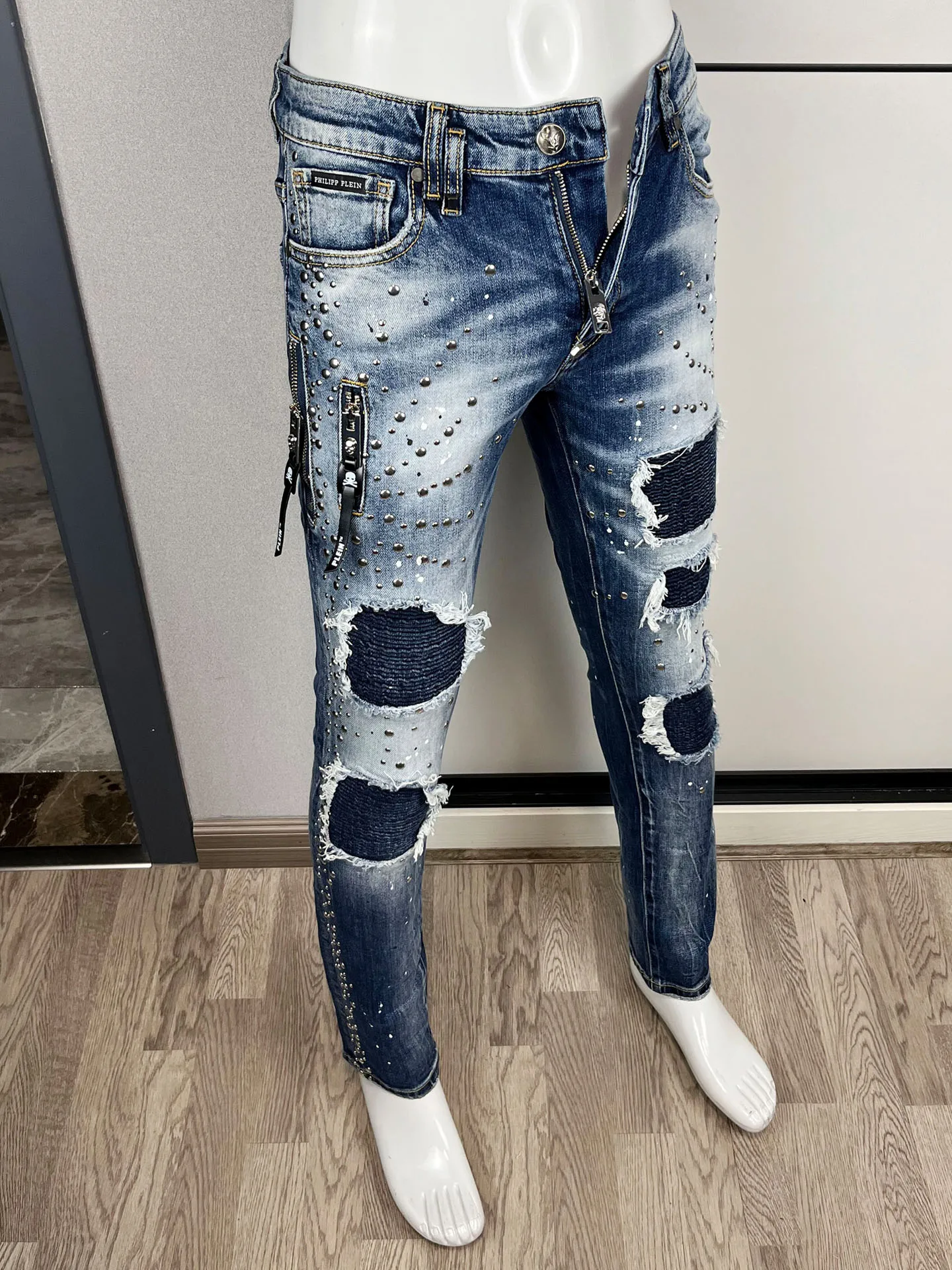 Мужские джинсы Slim Fit из денима PP для осени, зимы и весны, удобные длинные брюки на молнии с заклепками, повседневные стильные джинсы
Мужские джинсы Slim Fit из денима PP для осени, зимы и весны, удобные длинные брюки на молнии с заклепками, повседневные стильные джинсы