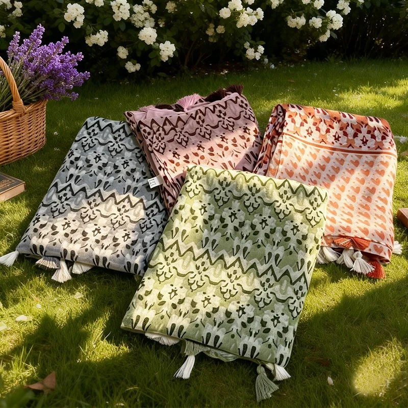 Bohemian Ethnic Printed Tassel Long Scarf Silk Sunshade Shawl Color Matching for Tourism Vacation Sun Protection
Bohemian Ethnic Printed Tassel Long Scarf Silk Sunshade Shawl Color Matching for Tourism Vacation Sun Protection