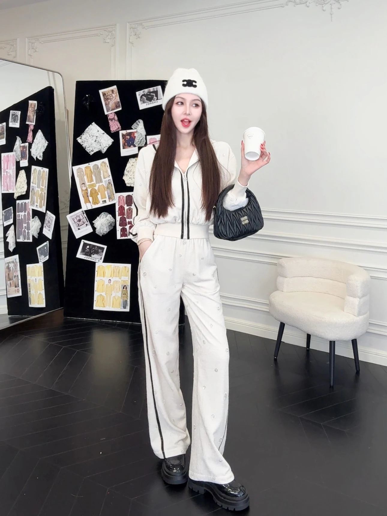 Удобный уникальный бархатный комплект Faion с цветным кружевным дизайном для женщин, повседневная осенняя коллекция Sle
Удобный уникальный бархатный комплект Faion с цветным кружевным дизайном для женщин, повседневная осенняя коллекция Sle