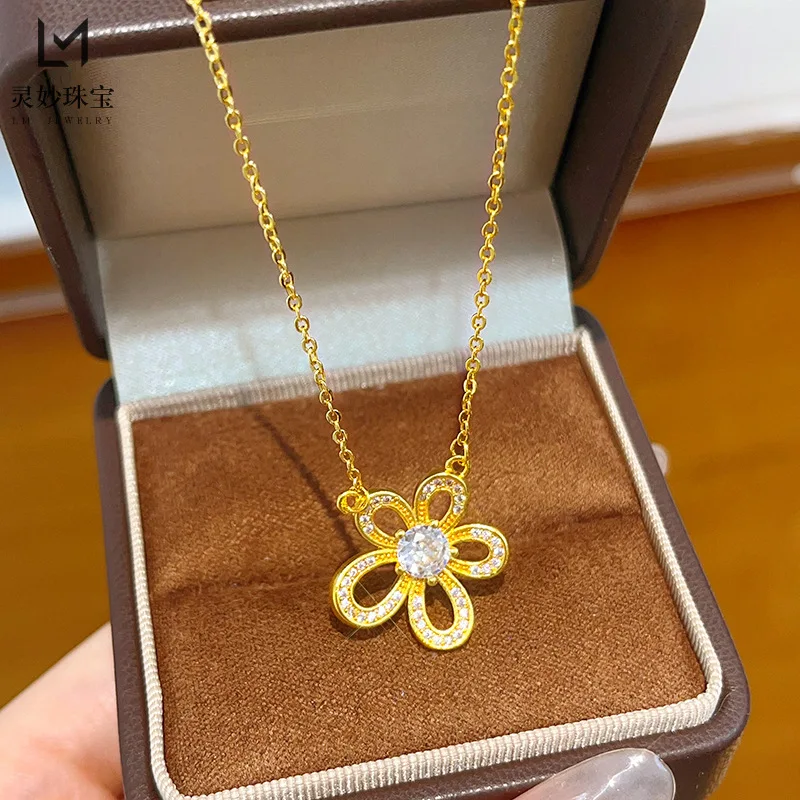 9999 point diamond gesang flower necklace 24K real gold earrings hollow flower collarbone chain versatile gift for girlfriend
9999 point diamond gesang flower necklace 24K real gold earrings hollow flower collarbone chain versatile gift for girlfriend