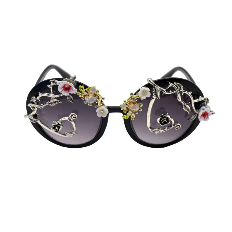 2022 Baroque Round Sunglasses Women Crystals Sexy Girls Sun Glasses Flowers Ladies Shades for Party Oculos De Sol Feminino
2022 Baroque Round Sunglasses Women Crystals Sexy Girls Sun Glasses Flowers Ladies Shades for Party Oculos De Sol Feminino