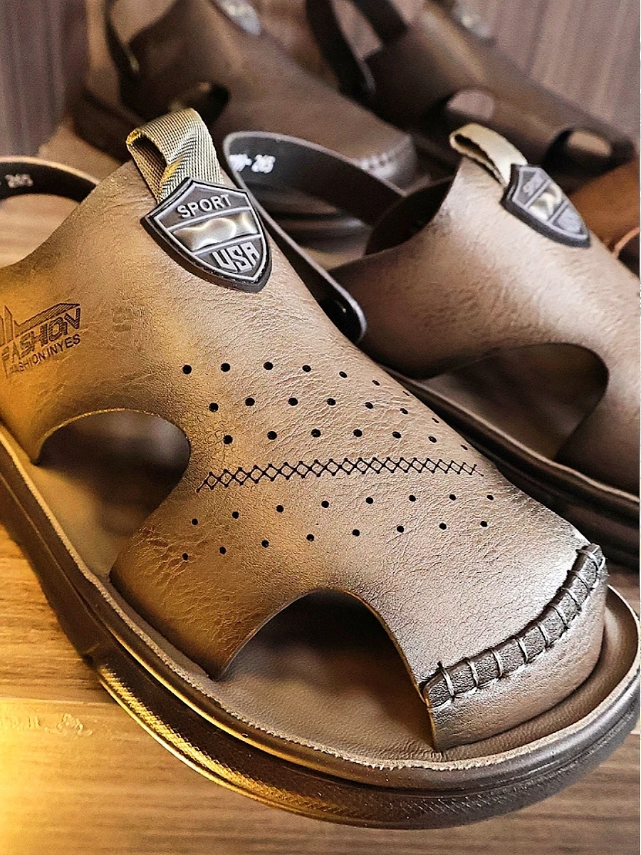 Leather Men's Sandals Summer Anti-Slip Wear-Resistant Comfortable Fashionable Two-Way Casual Shoes Simple Style Beach Shoes
Leather Men's Sandals Summer Anti-Slip Wear-Resistant Comfortable Fashionable Two-Way Casual Shoes Simple Style Beach Shoes