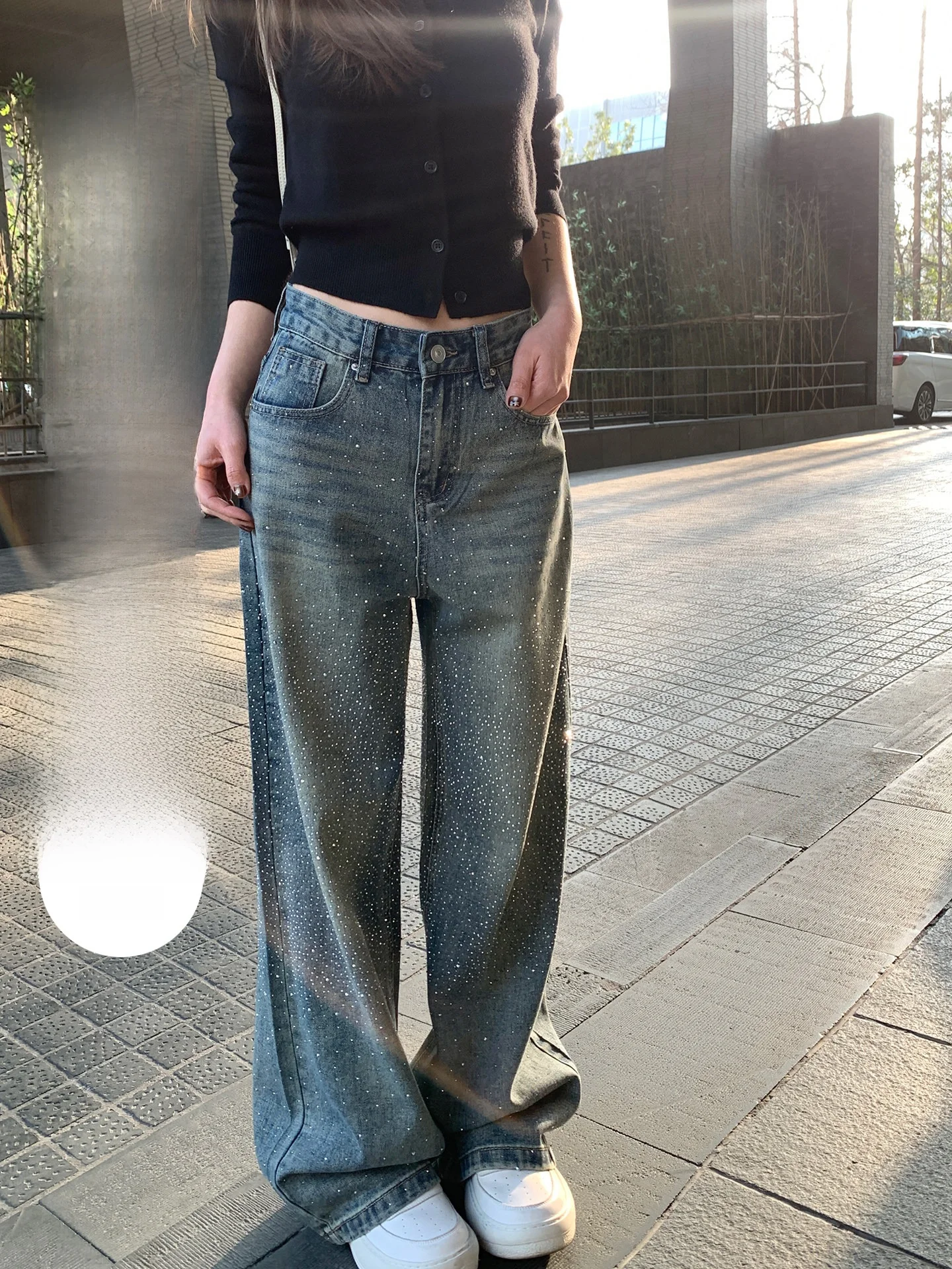 Blue Rhinestone Embellied Loose Fit Straight Leg Wide Leg Floor Length Jeans Women's Comfortable High Waist Trousers
Blue Rhinestone Embellied Loose Fit Straight Leg Wide Leg Floor Length Jeans Women's Comfortable High Waist Trousers