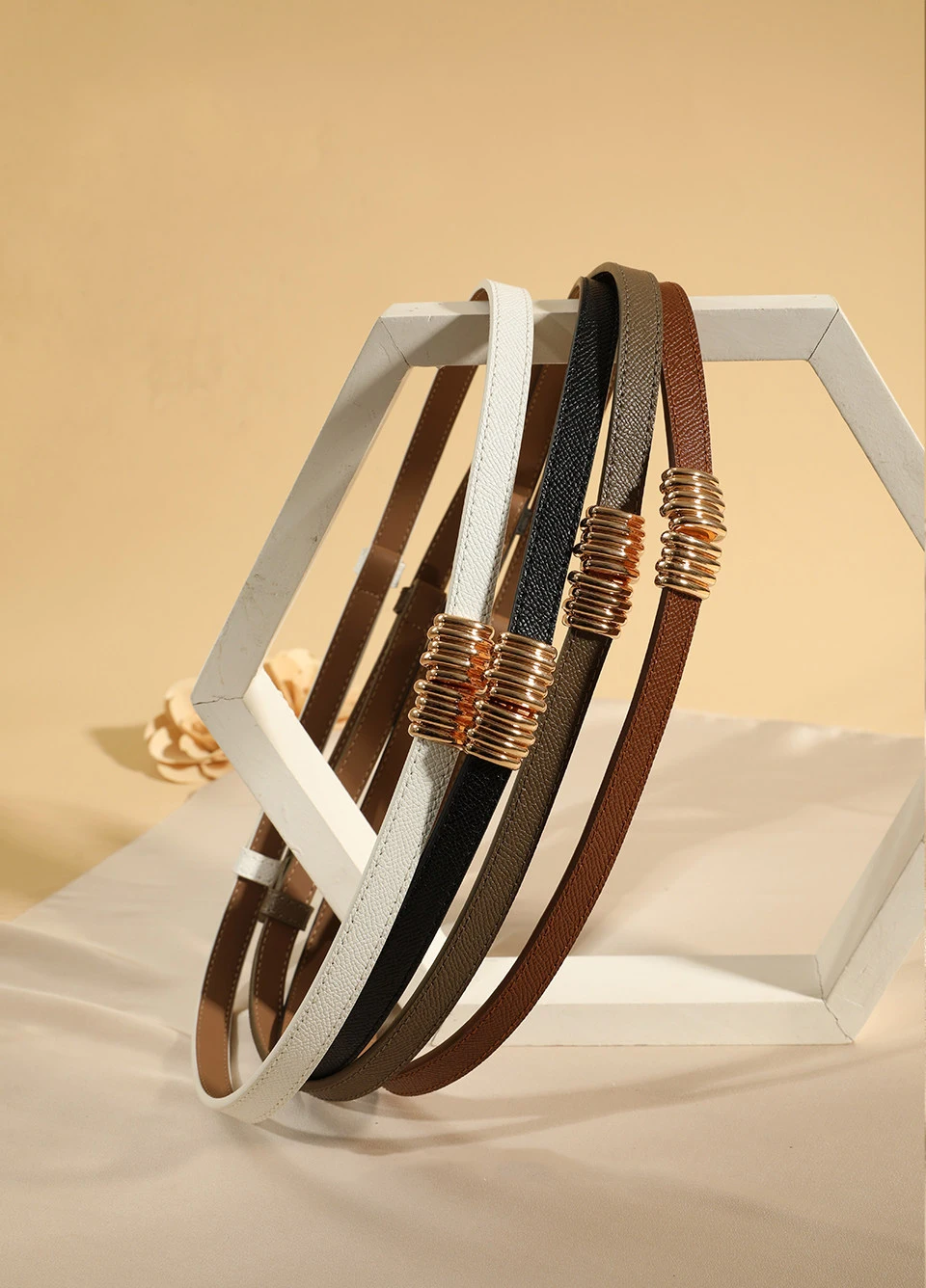 Women's Slim Leather Belt: Hole-Free, Adjustable, Decorative, Versatile, and Elegant—Perfect for Dresses. New Arrival in Brown
Women's Slim Leather Belt: Hole-Free, Adjustable, Decorative, Versatile, and Elegant—Perfect for Dresses. New Arrival in Brown