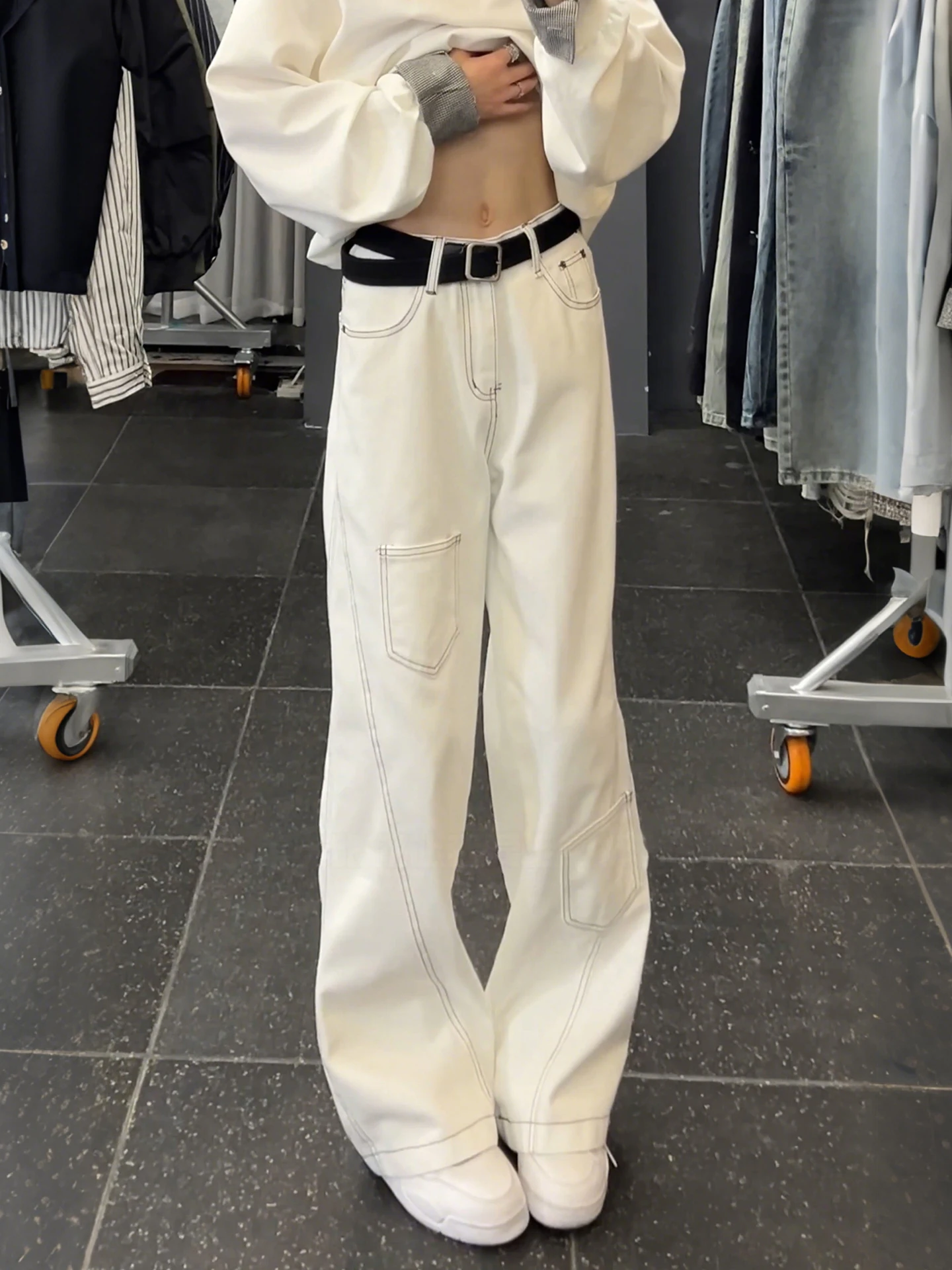 Cleanfit White Knife Straight Leg Jeans Men's Style American High Street Vibes Workwear Trousers Autumn Season Jeans
Cleanfit White Knife Straight Leg Jeans Men's Style American High Street Vibes Workwear Trousers Autumn Season Jeans