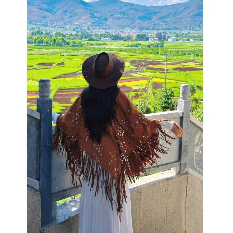 Retro Brown Suede Western Cowboy Bohemian Fringed Cloak Open Cardigan Versatile Hollow out Design Spring Autumn Polyester Fiber
Retro Brown Suede Western Cowboy Bohemian Fringed Cloak Open Cardigan Versatile Hollow out Design Spring Autumn Polyester Fiber