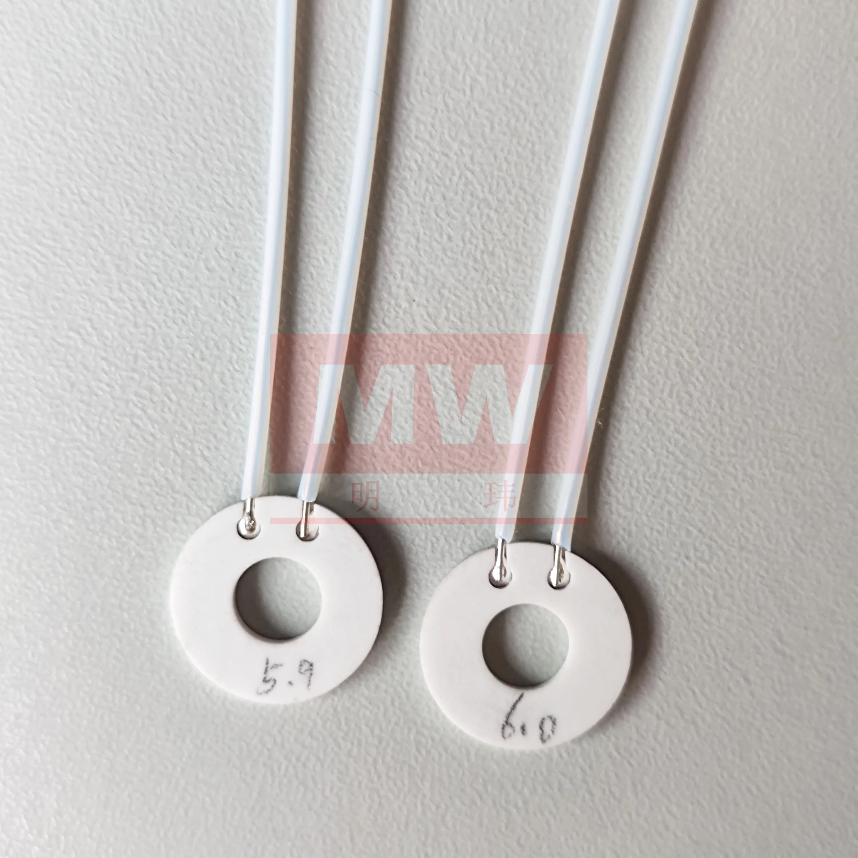 ceramic heating disc 3.7v 5v MCH ring heater element for hot melt glue gun
ceramic heating disc 3.7v 5v MCH ring heater element for hot melt glue gun