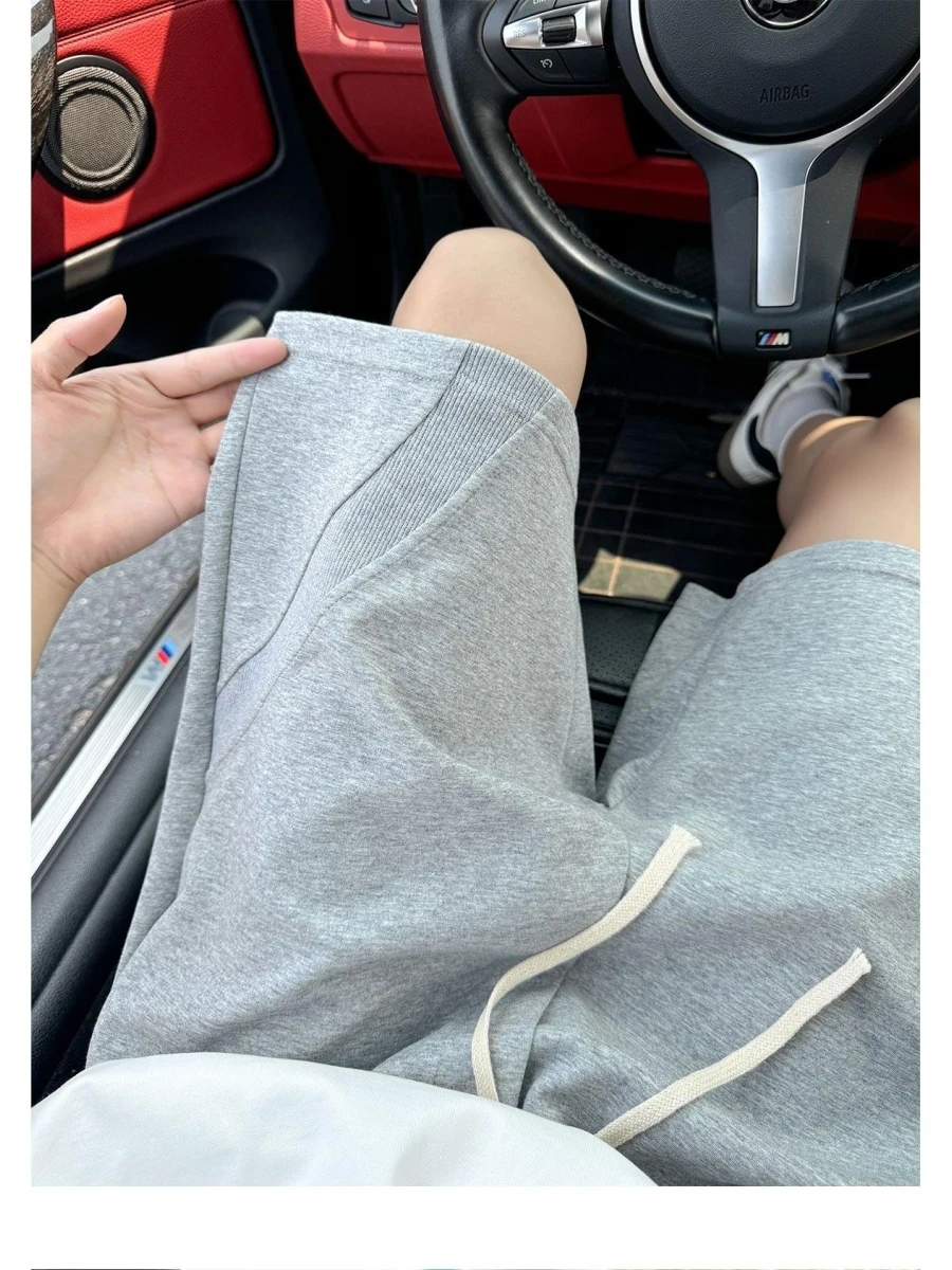 Мужские летние спортивные брюки American Deconstructed Splice Sports из высококачественного плотного материала (260 г), состоящие из пяти частей, средней длины, светло-серого цвета.
Мужские летние спортивные брюки American Deconstructed Splice Sports из высококачественного плотного материала (260 г), состоящие из пяти частей, средней длины, светло-серого цвета.