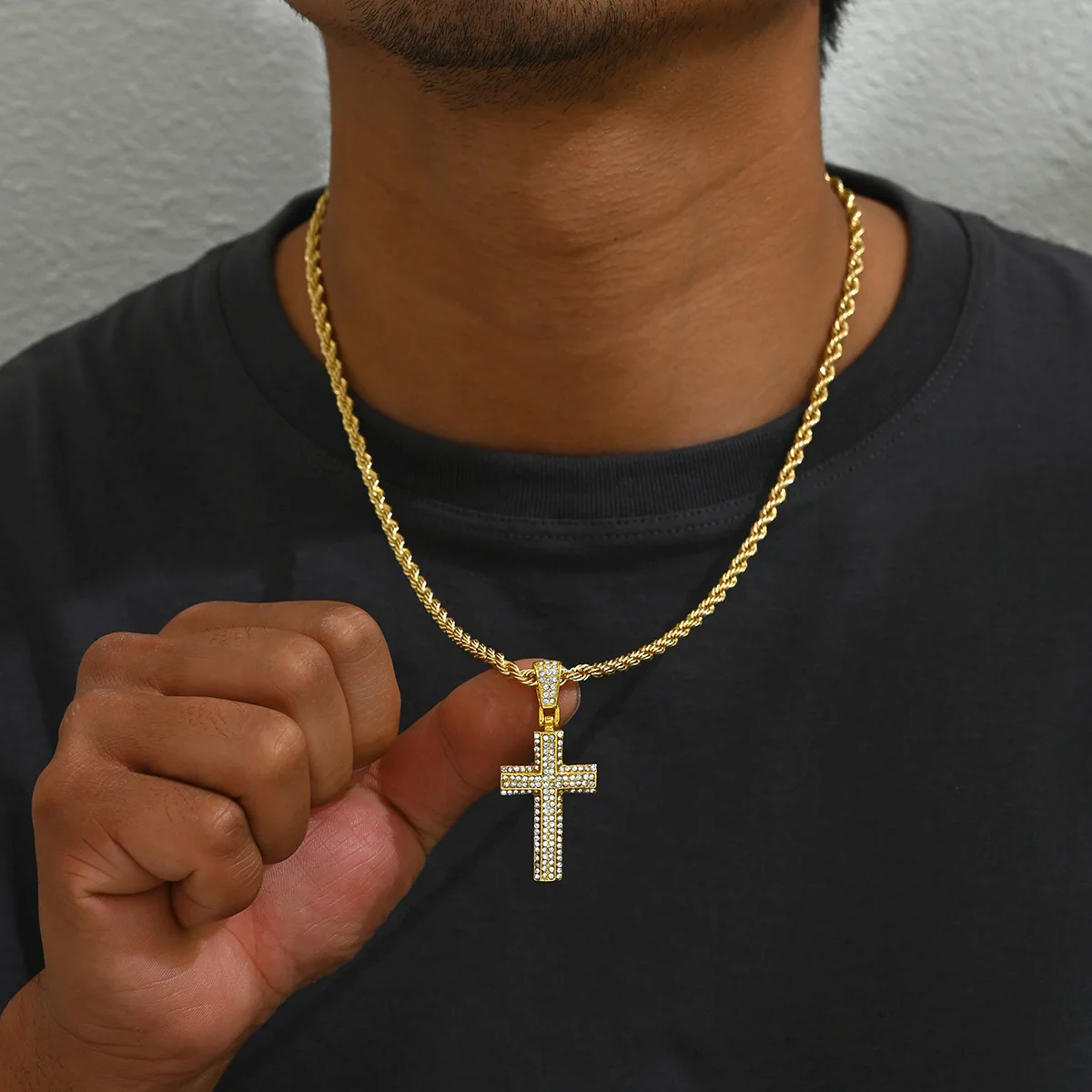 Hip Hop Cross Niche Design For Men's Necklaces With Versatile Inlaid Pendants, Cuban Chains, Minimalist Necklaces
Hip Hop Cross Niche Design For Men's Necklaces With Versatile Inlaid Pendants, Cuban Chains, Minimalist Necklaces