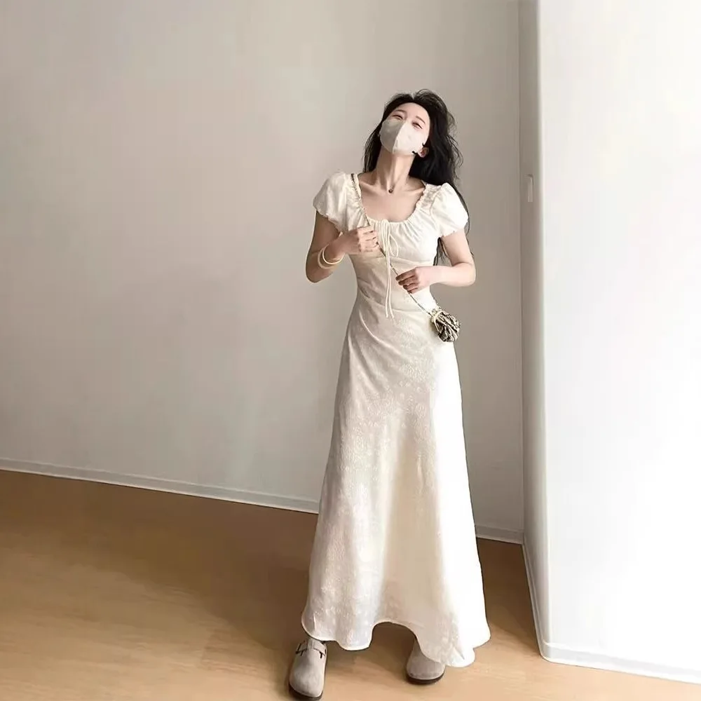 French style dress for women in summer 2025 with a niche design and a slimming long skirt with a cinched waist
French style dress for women in summer 2025 with a niche design and a slimming long skirt with a cinched waist