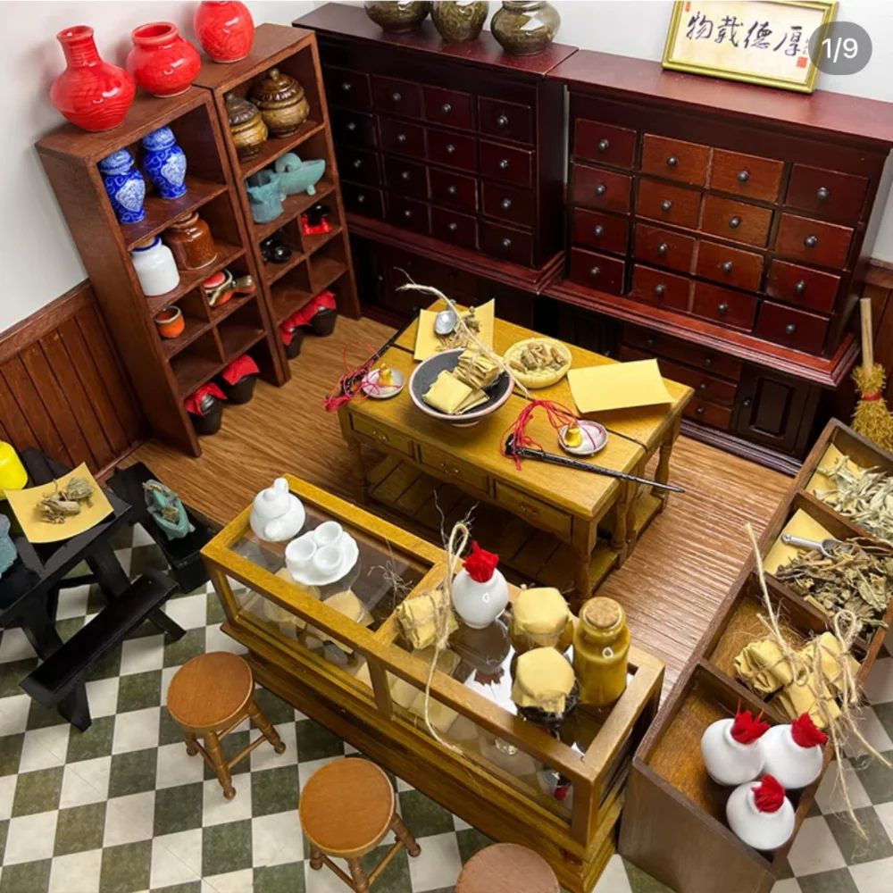 Miniature Chinese Herbal Shop Antique Medicine Wooden Cabinet Herb Jars Scale Traditional BJD Doll Ancient Apothecary Display
Miniature Chinese Herbal Shop Antique Medicine Wooden Cabinet Herb Jars Scale Traditional BJD Doll Ancient Apothecary Display