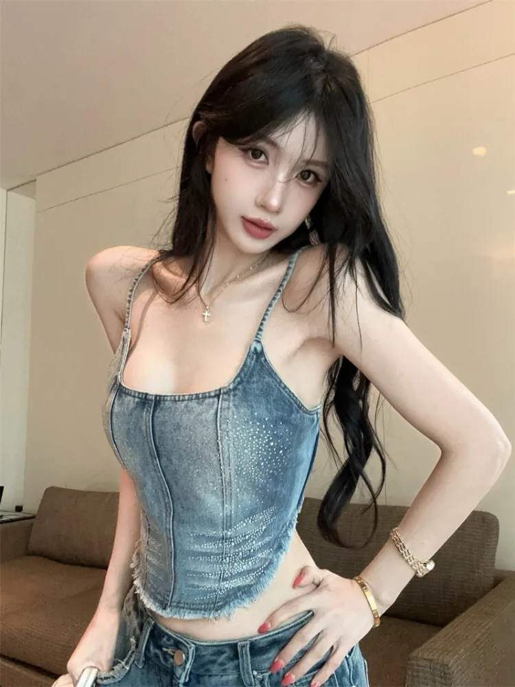 Slim Fit Denim Halter Neck Vest Summer New Style Small Audience Design Sense Spicy Girl Style Faux Diamond Embellished
Slim Fit Denim Halter Neck Vest Summer New Style Small Audience Design Sense Spicy Girl Style Faux Diamond Embellished