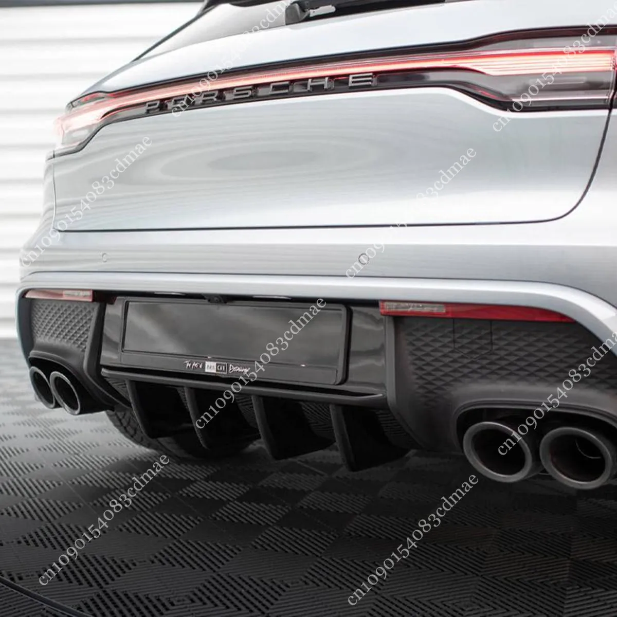 Maxton Style Rear Bumper Diffuser Valance for Porsche Macan Base / S / GTS / T MK1 Facelift 2021-2025 Body Aero Kit Spoiler ABS
Maxton Style Rear Bumper Diffuser Valance for Porsche Macan Base / S / GTS / T MK1 Facelift 2021-2025 Body Aero Kit Spoiler ABS