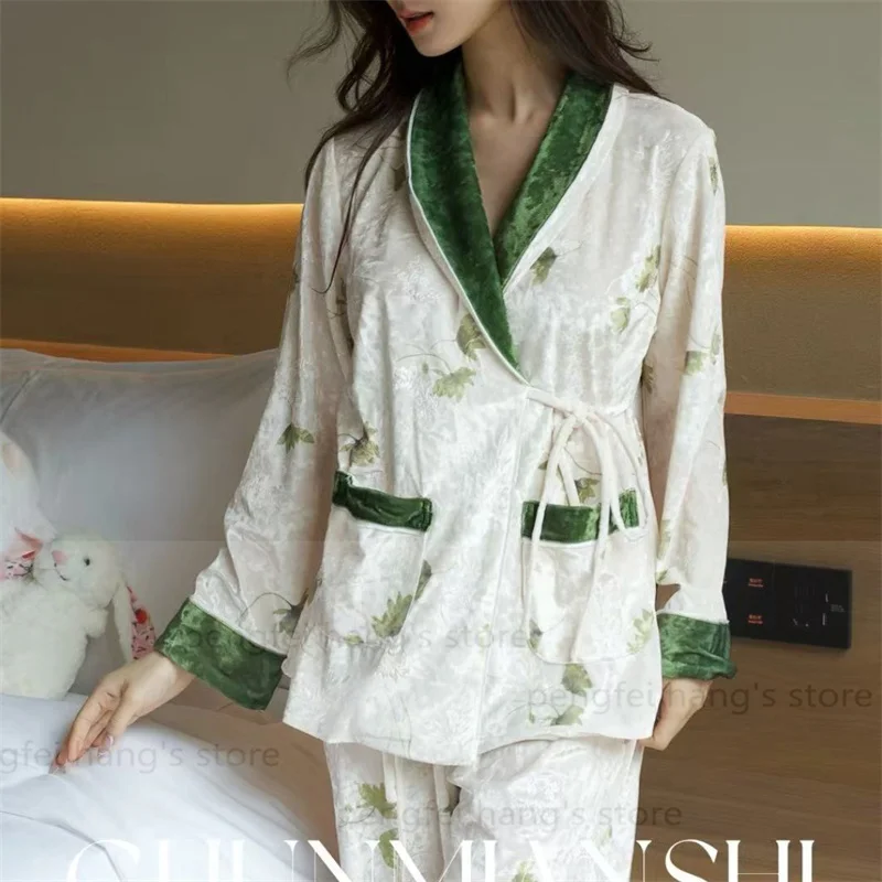 Осенне-зимний пижамный костюм, теплая велюровая одежда для сна с принтом, одежда для дома, зеленая пижама с воротником с лацканами, Femme, брючный костюм из 2 предметов, пижамы
Осенне-зимний пижамный костюм, теплая велюровая одежда для сна с принтом, одежда для дома, зеленая пижама с воротником с лацканами, Femme, брючный костюм из 2 предметов, пижамы