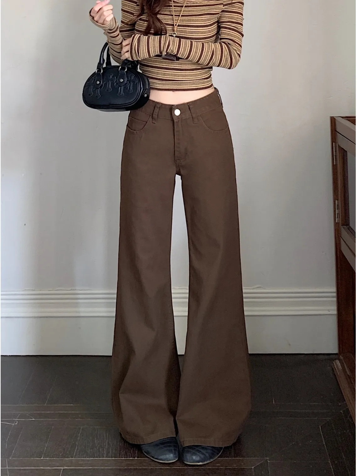 Low Waist Wide Leg Jeans Women's Summer Casual Loose Fit Bell Bottoms Coffee Color Non-Stretch Button Style Commute Ready
Low Waist Wide Leg Jeans Women's Summer Casual Loose Fit Bell Bottoms Coffee Color Non-Stretch Button Style Commute Ready