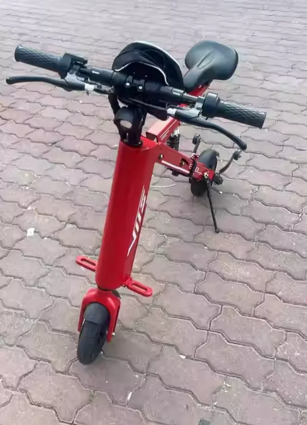 Folding electric scooter ultra-light portable aluminum alloy scooter can be placed in the trunk
Folding electric scooter ultra-light portable aluminum alloy scooter can be placed in the trunk