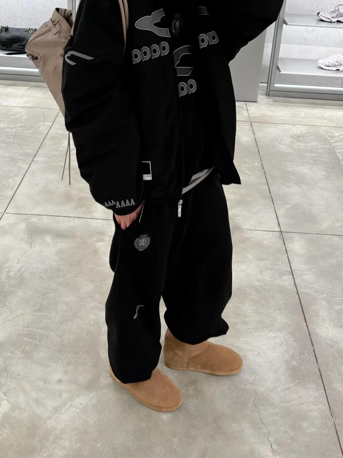 VANA ILUSION Fooall Series 26SS Men's Long Pants mid Waist Loose Fit Youthful Trendy Elastic Waisand Non-fading Breathable
VANA ILUSION Fooall Series 26SS Men's Long Pants mid Waist Loose Fit Youthful Trendy Elastic Waisand Non-fading Breathable