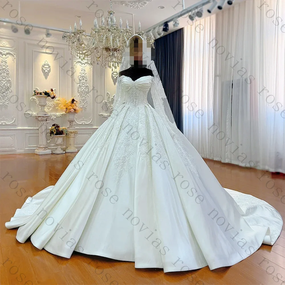 Customized Sweetheart Princess Ball Gown Bridal Dress Lace Embroidery Satin Cathedral Long Train Elegant Wedding Bride Dress
Customized Sweetheart Princess Ball Gown Bridal Dress Lace Embroidery Satin Cathedral Long Train Elegant Wedding Bride Dress
