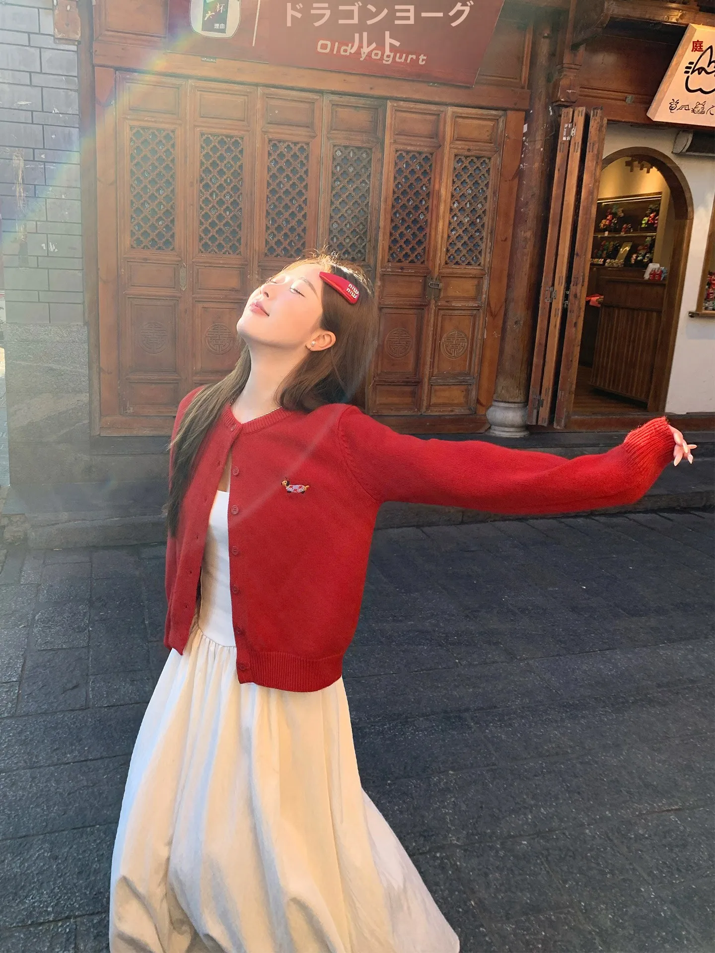 Красный вязаный кардиган-пальто женский, новинка к Новому году, в корейском стиле, с длинными рукавами, на пуговицах, мягкий, средней толщины, тонкий, весенний
Красный вязаный кардиган-пальто женский, новинка к Новому году, в корейском стиле, с длинными рукавами, на пуговицах, мягкий, средней толщины, тонкий, весенний