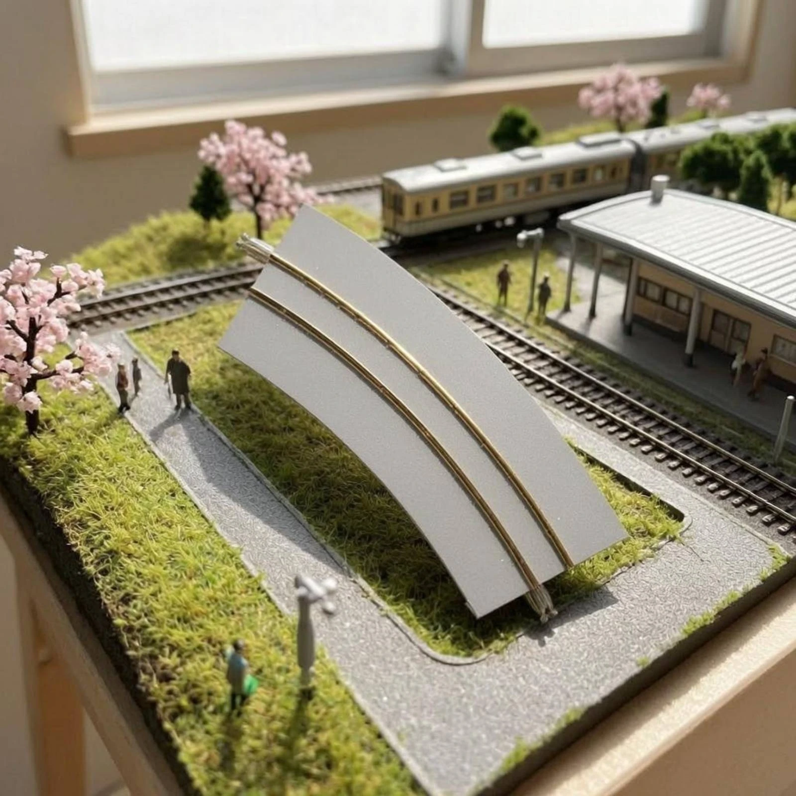 N Scale Curved Track Integrated Joiners Model Railway for Miniature Train Layouts
N Scale Curved Track Integrated Joiners Model Railway for Miniature Train Layouts