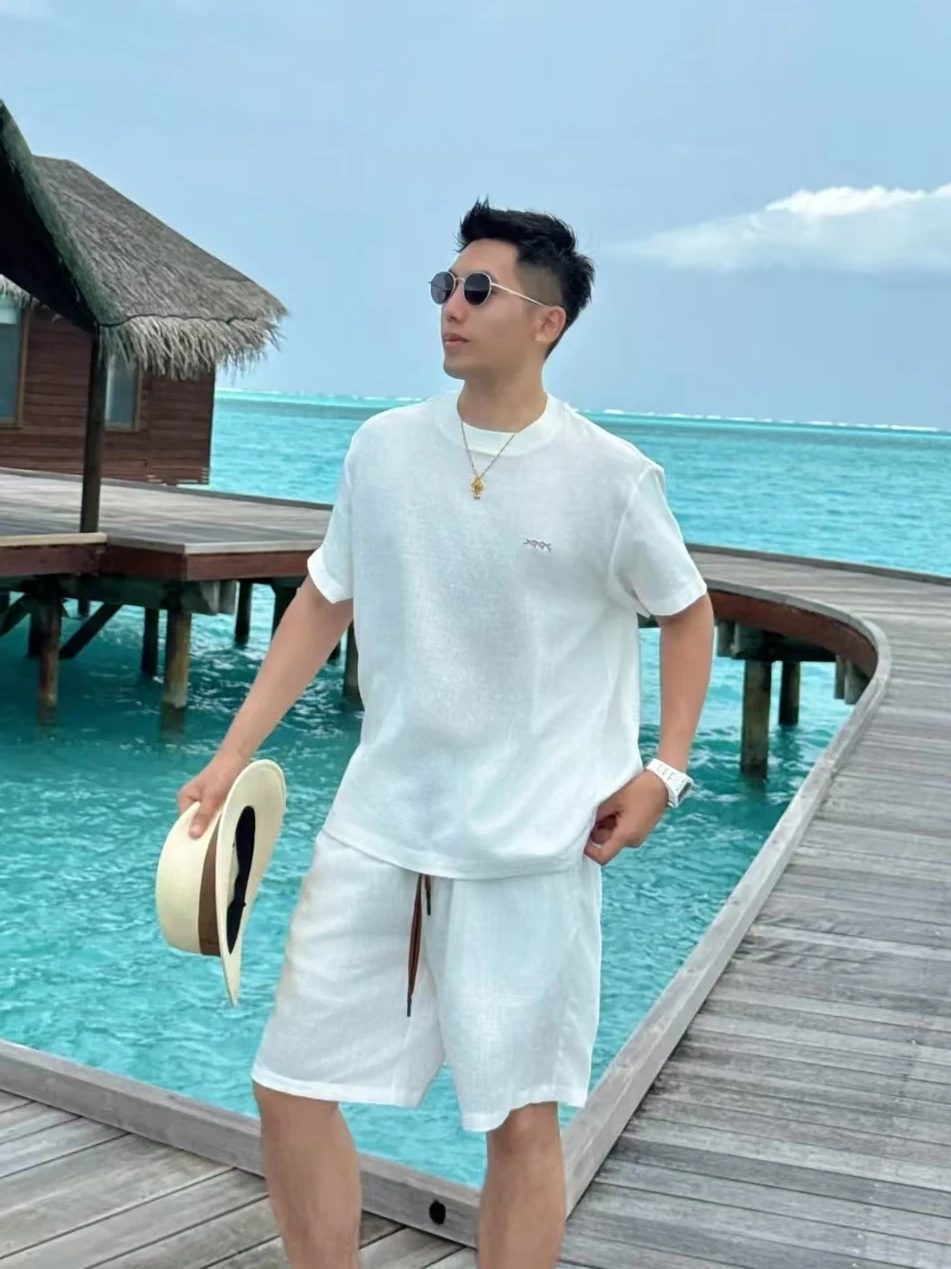 Summer New Men's round Neck Short Sleeve Shorts Set Two-Piece Set Fashionable Versatile High-End Feel Individual Short Pants
Summer New Men's round Neck Short Sleeve Shorts Set Two-Piece Set Fashionable Versatile High-End Feel Individual Short Pants