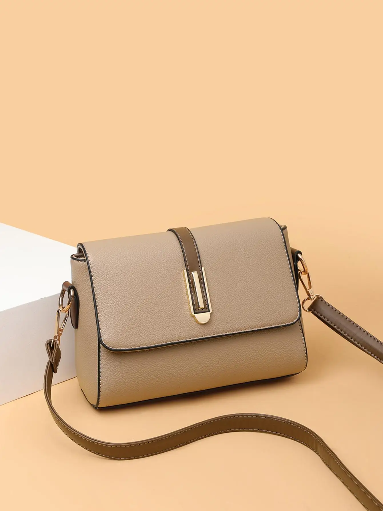 Lightweight,Business Casual Simple And Retro Color Block Flap Crossbody Bag For Teen Girls Women College Students
Lightweight,Business Casual Simple And Retro Color Block Flap Crossbody Bag For Teen Girls Women College Students