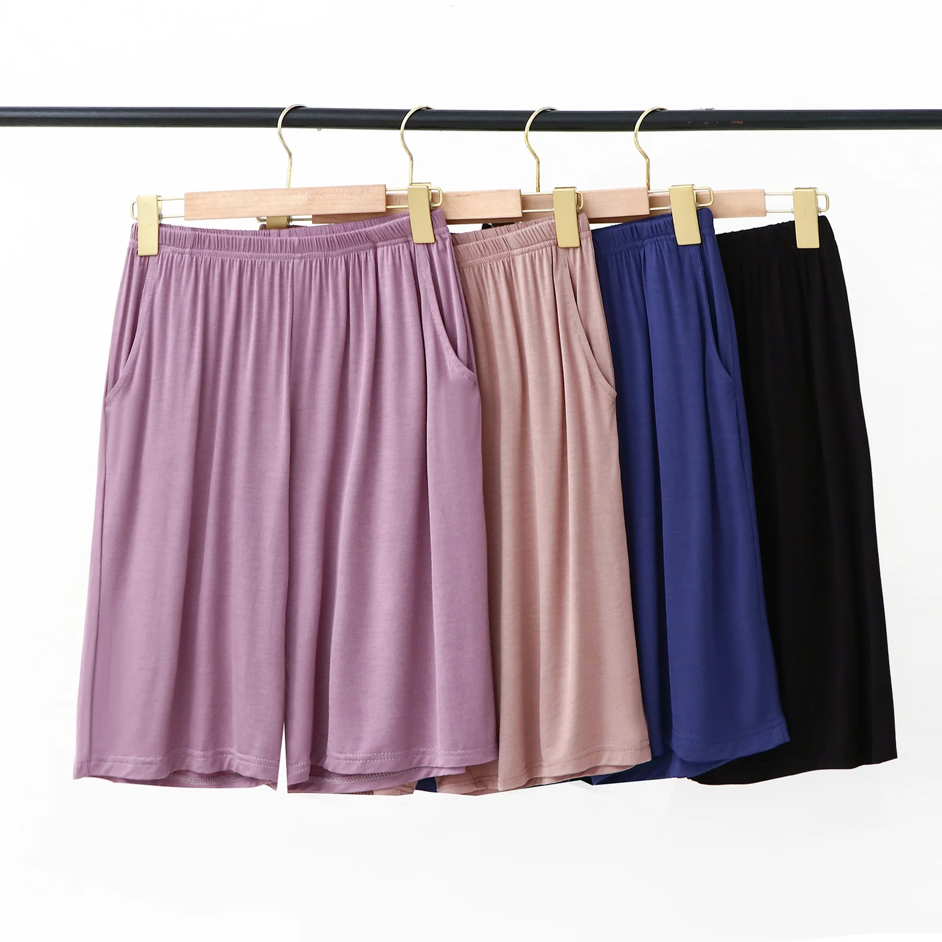 Широкие брюки из модала длиной до колена с высокой талией Свободные короткие брюки Повседневная одежда для сна шорты
Широкие брюки из модала длиной до колена с высокой талией Свободные короткие брюки Повседневная одежда для сна шорты