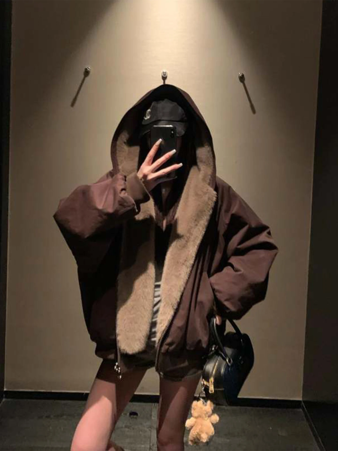 Двусторонняя зимняя куртка-парка из хлопка с капюшоном, утепленная, в стиле ретро, для мужчин и женщин, цвет темно-коричневый
Двусторонняя зимняя куртка-парка из хлопка с капюшоном, утепленная, в стиле ретро, для мужчин и женщин, цвет темно-коричневый