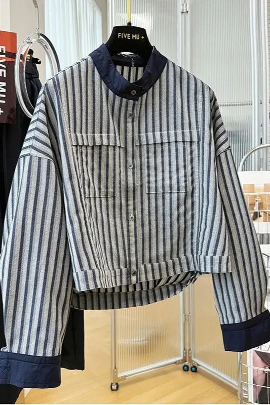 2026 Spring/Summer New Women's Shirt Coat Splicing Stand Up Collar Striped Short Top
2026 Spring/Summer New Women's Shirt Coat Splicing Stand Up Collar Striped Short Top