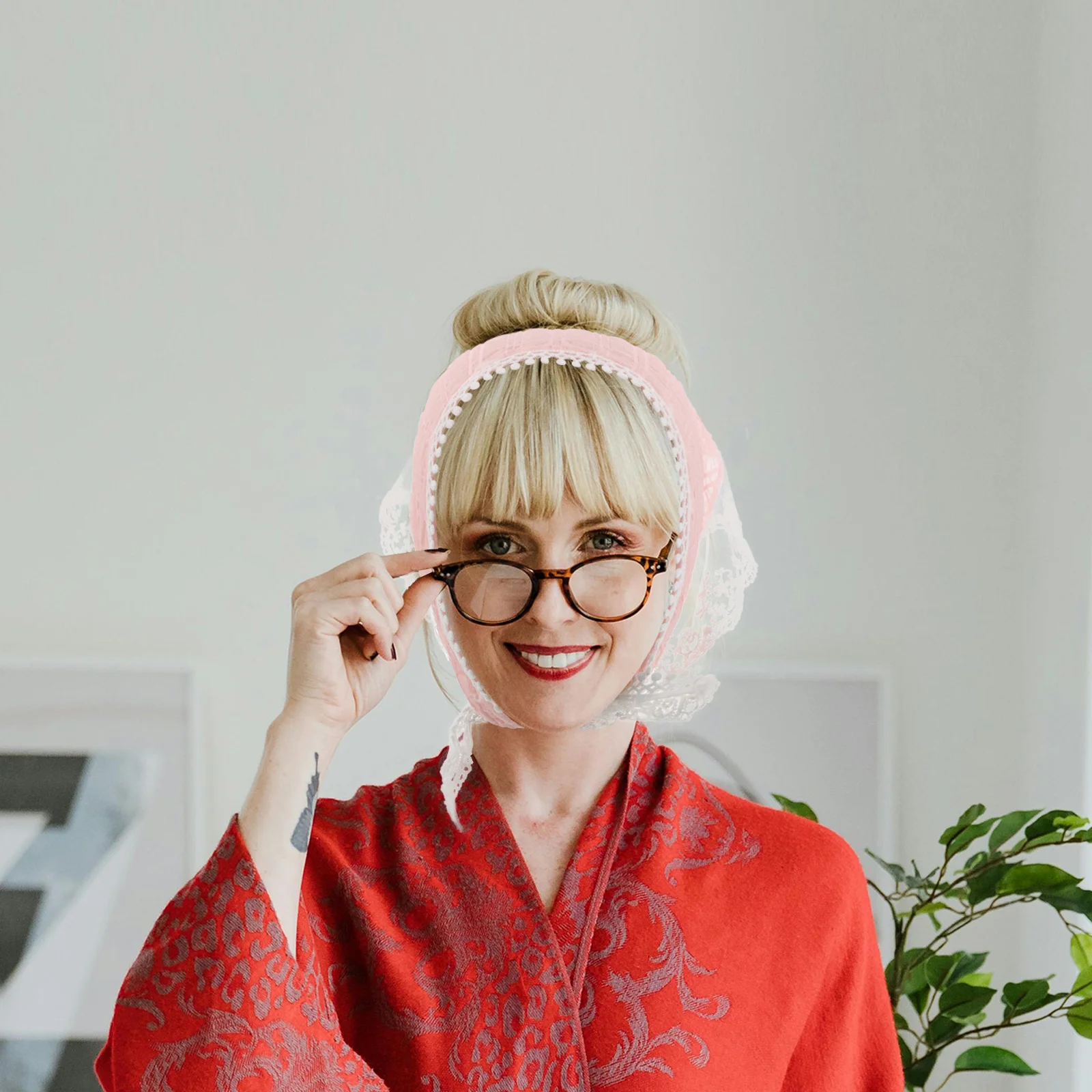 Triangle Turban Hair Scarf Women Non Slip Lace Head Bandana Retro French Design Versatile Use Breathable Fabric 
Triangle Turban Hair Scarf Women Non Slip Lace Head Bandana Retro French Design Versatile Use Breathable Fabric