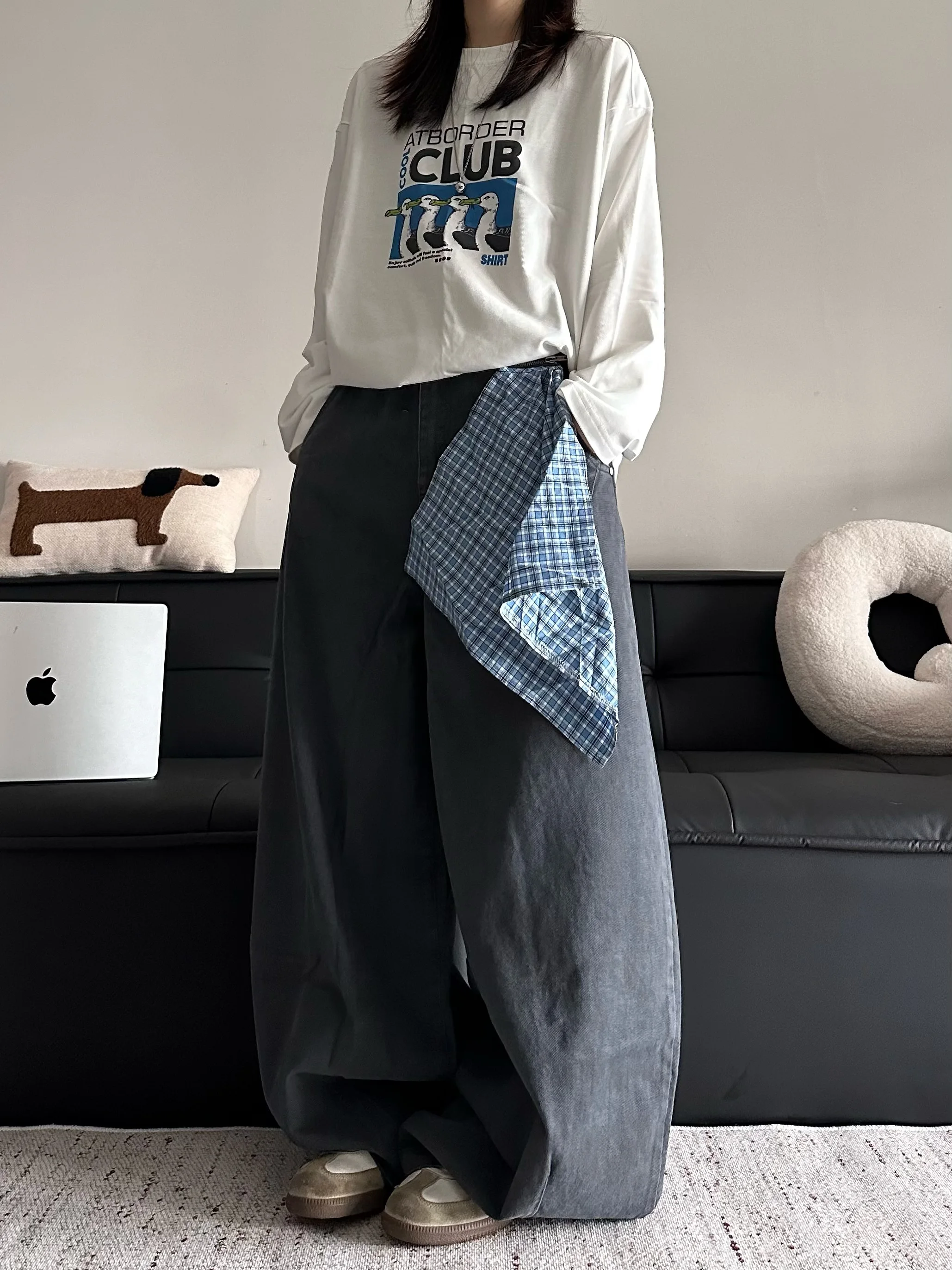 American Retro Style Men's And Women's Loose Wide Leg Straight Cut Jeans Knife Checkered Scarf CleanFit Floor-Length Pants
American Retro Style Men's And Women's Loose Wide Leg Straight Cut Jeans Knife Checkered Scarf CleanFit Floor-Length Pants