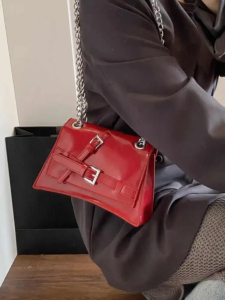 Patent Leather Chain Shoulder Bag for Women Fashion Cool Style Metal Buckle Handbags Red Lady Cross Body bags
Patent Leather Chain Shoulder Bag for Women Fashion Cool Style Metal Buckle Handbags Red Lady Cross Body bags