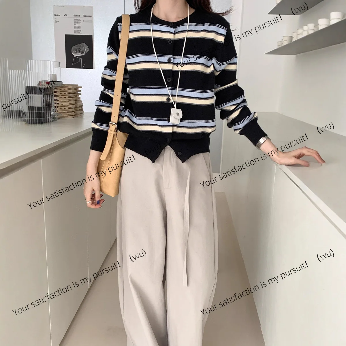Retro Striped Long Sleeve Knitted Sweater Women's Autumn New Korean Versatile Crew Neck
Retro Striped Long Sleeve Knitted Sweater Women's Autumn New Korean Versatile Crew Neck