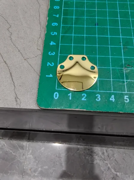500 pieces of fish scale armor, stainless steel titanium-plated gold armor, 0.8 mm thick, 4 mm hole diameter
500 pieces of fish scale armor, stainless steel titanium-plated gold armor, 0.8 mm thick, 4 mm hole diameter