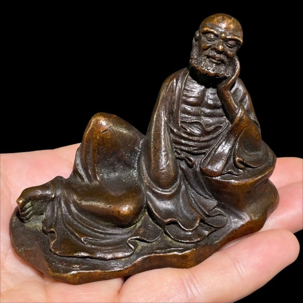 Solid copper Dharma patriarch Buddha statue zen Dharma Bodhi ancestor tea pet town house paperweight ornament
Solid copper Dharma patriarch Buddha statue zen Dharma Bodhi ancestor tea pet town house paperweight ornament
