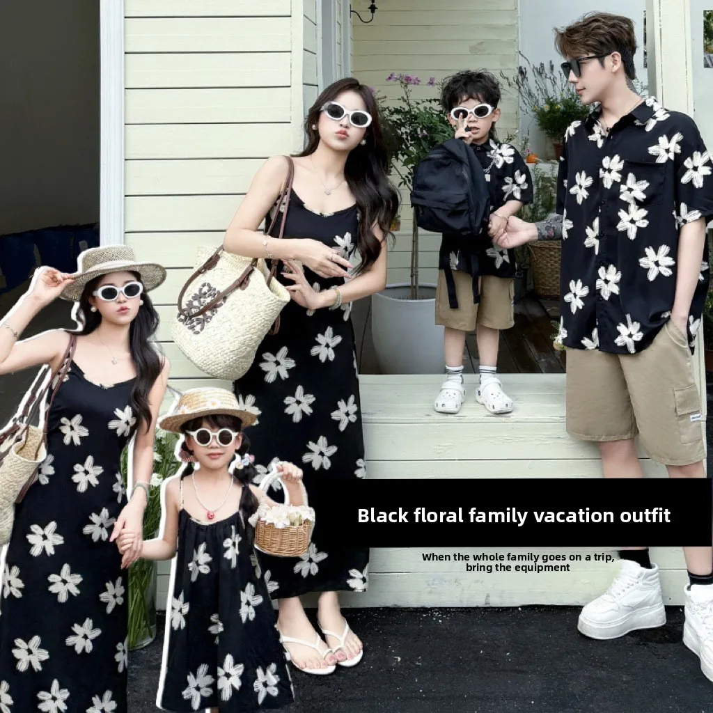 2026 Summer Family Matching Outfits Floral Print Mommy and Me Dress Dad Son Shirt Black Vacation Beach Clothes
2026 Summer Family Matching Outfits Floral Print Mommy and Me Dress Dad Son Shirt Black Vacation Beach Clothes
