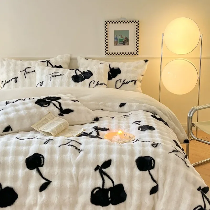 Luxury Bedding Sets Winter Fluffy Duvet Cover Bed Sheet Pillowcase 4pcs King Size Comforter Cover Set Bedclothes Home Textiles
Luxury Bedding Sets Winter Fluffy Duvet Cover Bed Sheet Pillowcase 4pcs King Size Comforter Cover Set Bedclothes Home Textiles
