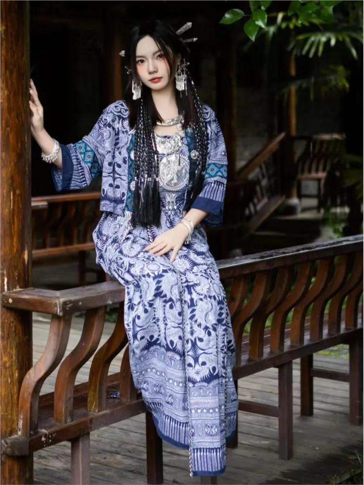 Ethnic clothing women's batik series strapless coat ribbon skirt travel and outing photography
Ethnic clothing women's batik series strapless coat ribbon skirt travel and outing photography