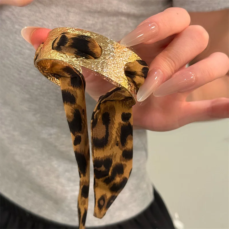 Vintage Colorful Silk Scarf Cuff Bracelet Bangle for Women French Retro Wrinkle Open Bangle Bracelet Pulseras Party Jewelry Gift
Vintage Colorful Silk Scarf Cuff Bracelet Bangle for Women French Retro Wrinkle Open Bangle Bracelet Pulseras Party Jewelry Gift